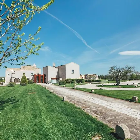 Calderoni Martini فندق